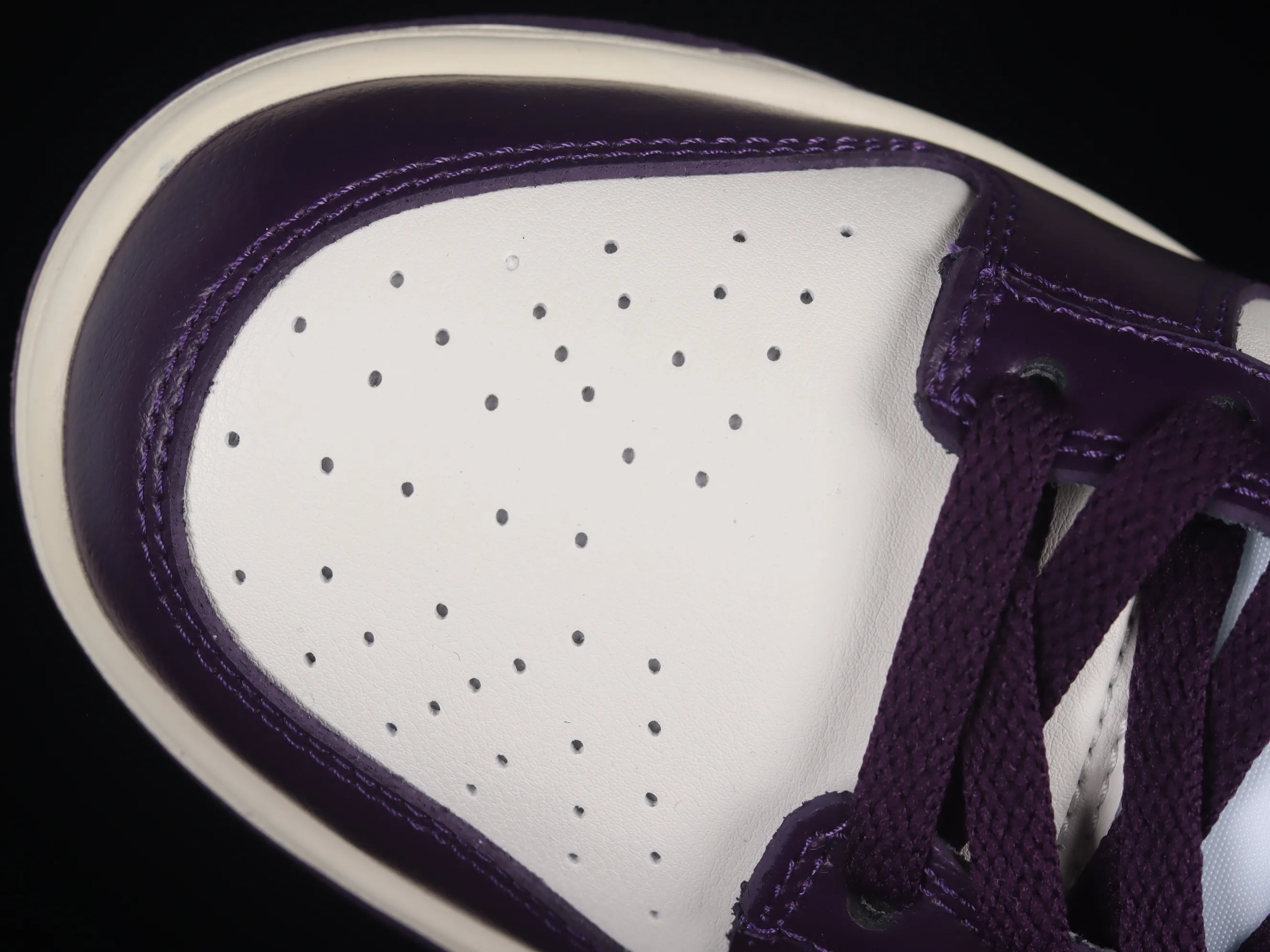 All categories Nk SB Dunk Series Nk SB Dunk Low low-top sneakers Cost-effective version Nk SB Dunk Low "Chenille Swoosh" Chenille SB low-top sports and leisure sneakers DQ7683-100